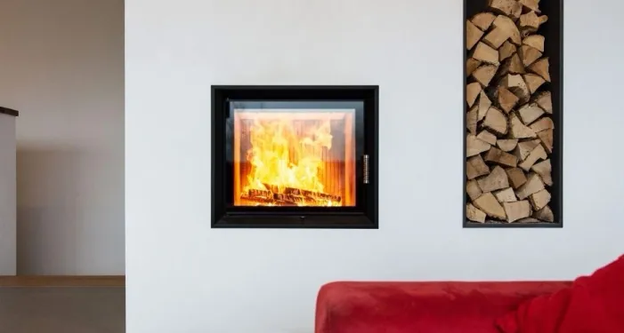 Eficiența șemineului sau sobei depinde de pierderile de căldură ale casei