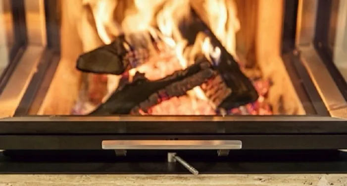 Diferenta dintre sticla securizata si sticla ceramica la seminee si sobe