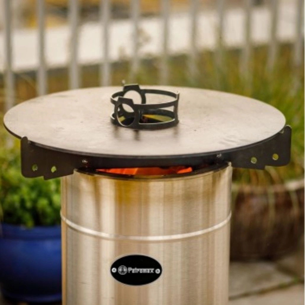 Semineu exterior Pyron cu plancha Petromax (1).jpg