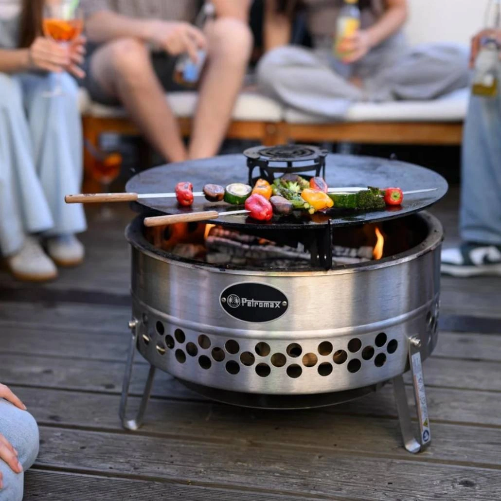 Vatra de foc Tyropit cu plita disc Petromax (6).jpg