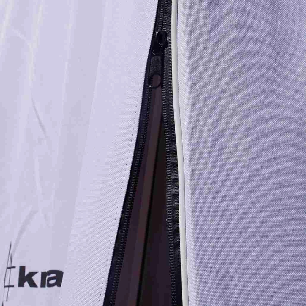 husa-umbrella-alb-cu-logo-negru-pokrowiecumbbialylogoczarne