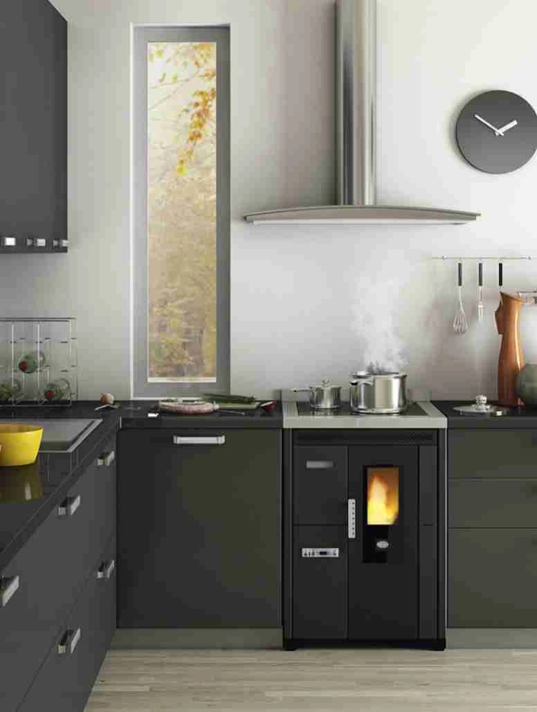 soba-pe-peleti-nina-75kw-negru-incastrabila-901658600-plita-ceramica-sau-901658700-plita-ot