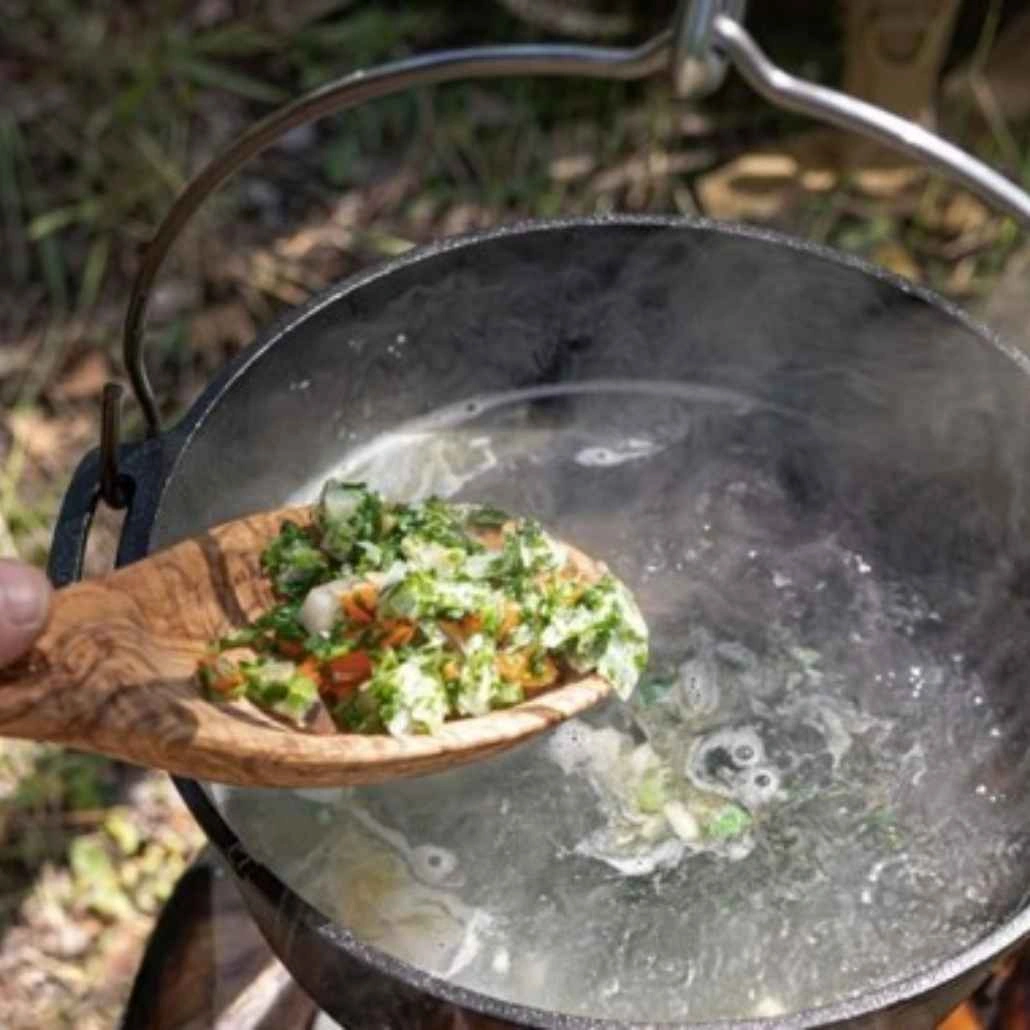 Lingura Petromax lata din lemn de maslin 23 cm (7).jpg