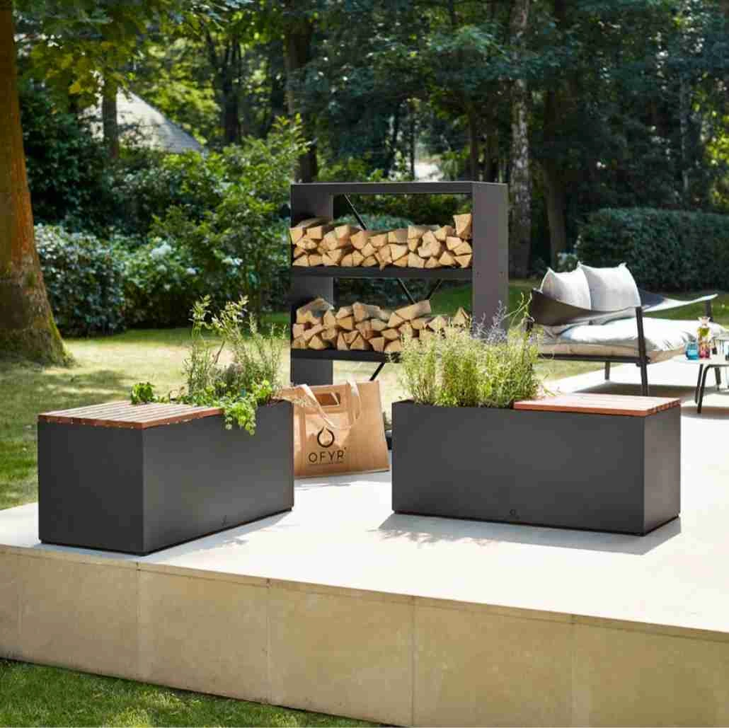 banca-ofyr-negru-spatiu-de-plante-hg-bb