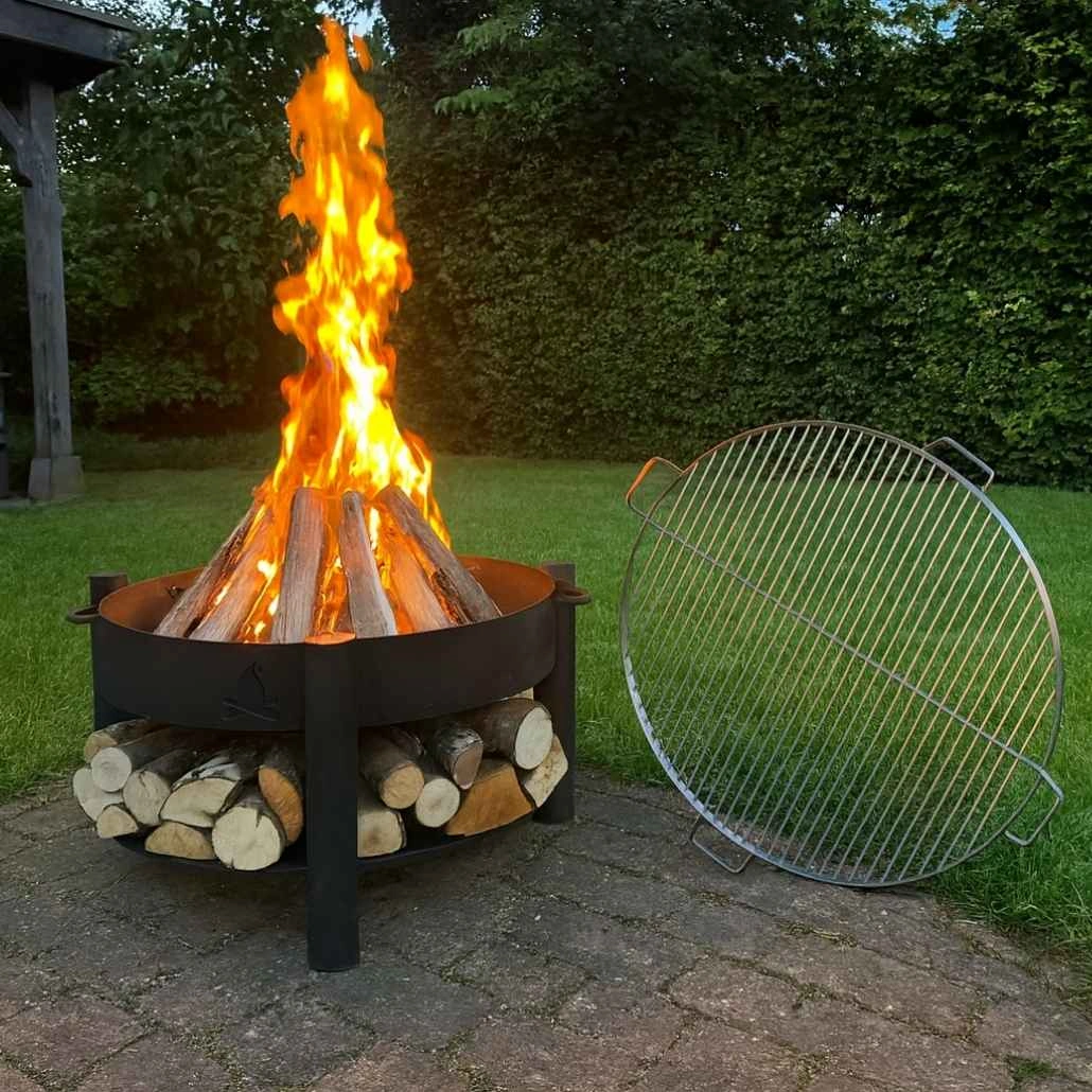 VATRA MONTANA cu grilaj din inox.jpg